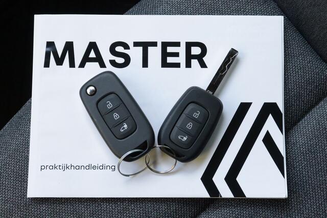 Renault MASTER T35 2.0 dCi 150 L2H2 Extra | 3 ZITPL | NAVI | AIRCO | CAMERA | CRUISE |