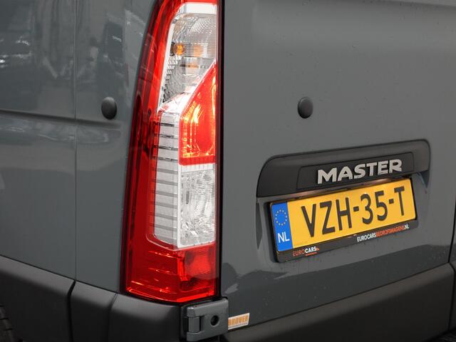 Renault MASTER T33 2.3 dCi 135PK L2H2 Work Edition Airco Cruise Control Camera Navi Parkeersensoren Trekhaak *