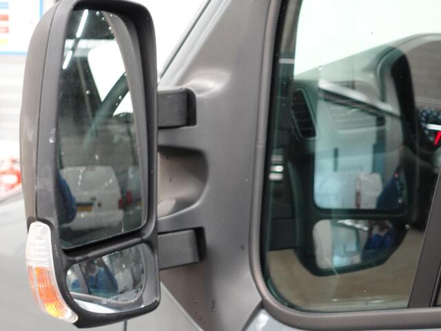 Renault MASTER T33 2.3 dCi 135PK L2H2 Work Edition Airco Cruise Control Camera Navi Parkeersensoren Trekhaak *