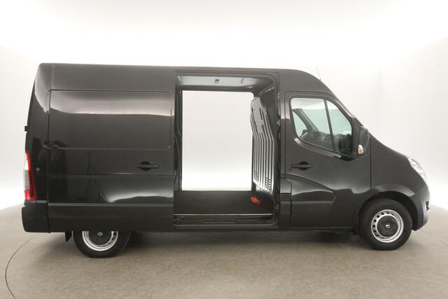 Renault MASTER T35 2.3 dCi L2H2 146PK Airco 2xSchuifdeur Cruise Camera PDC 3 Persoons Elektrpakket Trekhaak