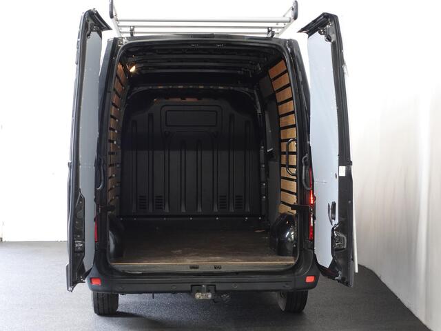 Renault MASTER 135PK L2H2 Work Edition Airco Cruise Control Camera Navigatie Parkeersensoren Trekhaak