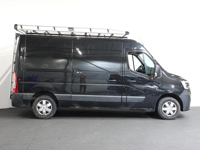 Renault MASTER 135PK L2H2 Work Edition Airco Cruise Control Camera Navigatie Parkeersensoren Trekhaak