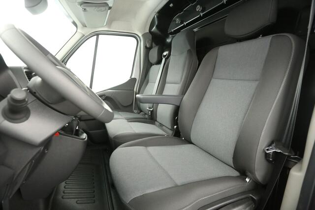 Renault MASTER T35 2.3 dCi 135 L3H2 NIEUW | BPM VRIJ | Airco Cruise Camera Navigatie PDC 3 Persoons LED Trekhaak