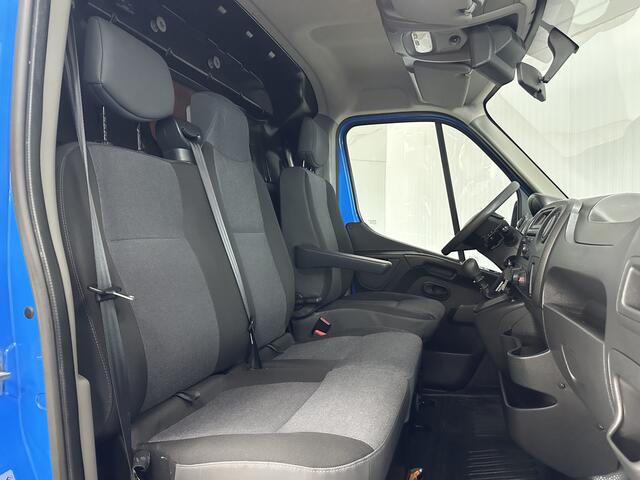 Renault MASTER T35 2.3 dCi L2H2 Energy/ 3-Zitplaatsen/ Zij-Schuifdeur rechts/ Side-Bars/ Keyless Entry/ DAB+/ Android Auto/ Navi/ Airco/ Cruise/ Elek. pakket/ Bluetooth/ Armsteun/ Multi. Stuur/ Mistl./ PDC.