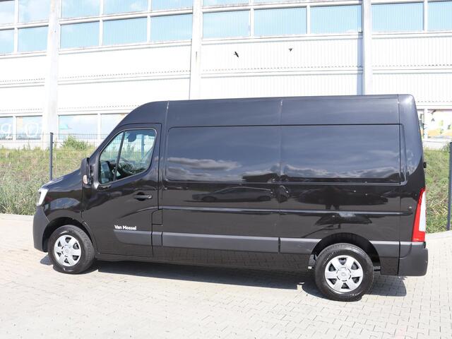 Renault MASTER T35 2.3 dCi 135 L2H2 Work Edition Airco / Navigatie/ Bluetooth / Trekhaak / Vloerplaat / Wand en Lat om Lat Betimmering Laadruimte
