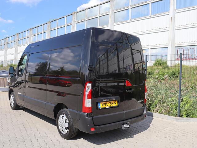 Renault MASTER T35 2.3 dCi 135 L2H2 Work Edition Airco / Navigatie/ Bluetooth / Trekhaak / Vloerplaat / Wand en Lat om Lat Betimmering Laadruimte