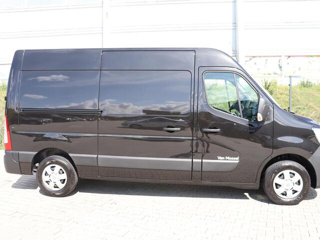 Renault MASTER T35 2.3 dCi 135 L2H2 Work Edition Airco / Navigatie/ Bluetooth / Trekhaak / Vloerplaat / Wand en Lat om Lat Betimmering Laadruimte