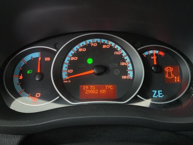 Renault MASTER E-Tech T31 L3H2 52 kWh | POST NL instapklaar | Schappen | Sidebars | Achteropstap | Doorloop | Laadvloer | Aantal gebruikerssporen blijven zitten
