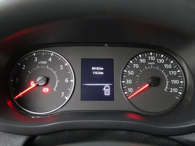 Renault MASTER 2.3DCi 135PK L2H2 | Navigatie | Camera | Betimmering | 3-Persoons | Trekhaak
