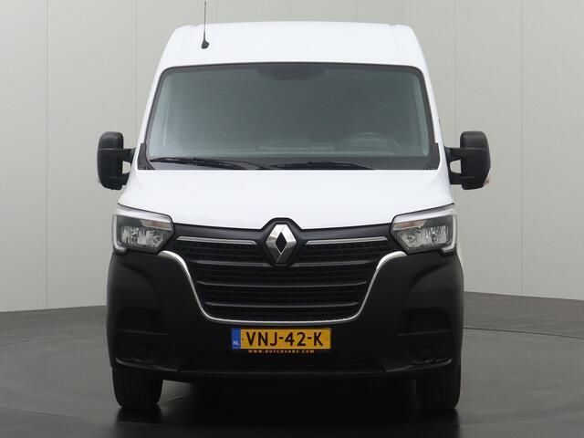 Renault MASTER 2.3DCi 135PK L2H2 | Navigatie | Camera | Betimmering | 3-Persoons | Trekhaak