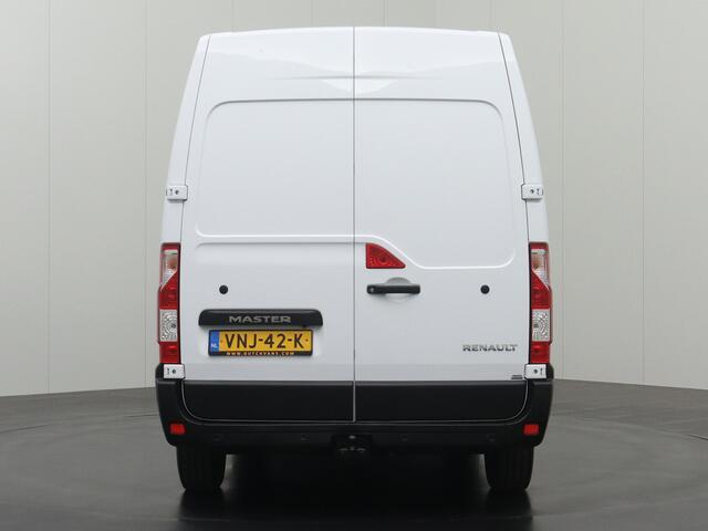 Renault MASTER 2.3DCi 135PK L2H2 | Navigatie | Camera | Betimmering | 3-Persoons | Trekhaak