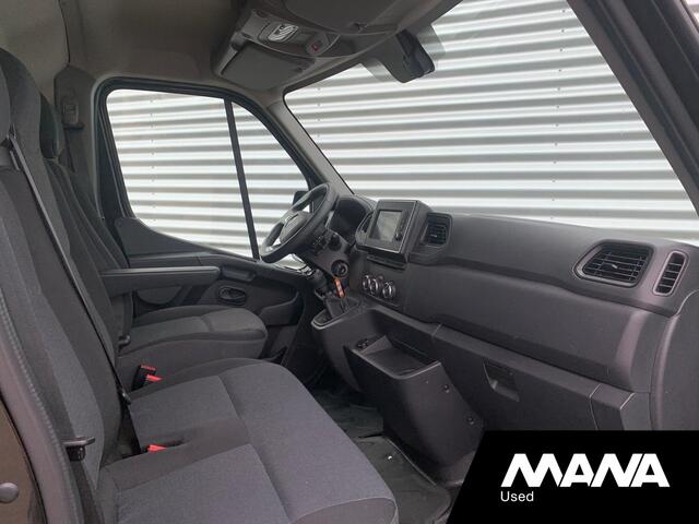 Renault MASTER T35 2.3 dCi 135 L2H2 Airco Cruise Sensoren LED 12V Navigatie Bijrijdersbank Bluetooth NAP