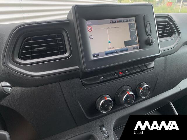 Renault MASTER T35 2.3 dCi 135 L2H2 Airco Cruise Sensoren LED 12V Navigatie Bijrijdersbank Bluetooth NAP