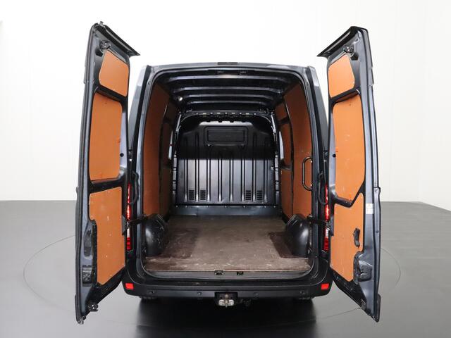 Renault MASTER 2.3DCi 180PK L2H2 Edition | 2xSchuifdeur | Navigatie | Camera | Airco | Betimmering | Trekhaak