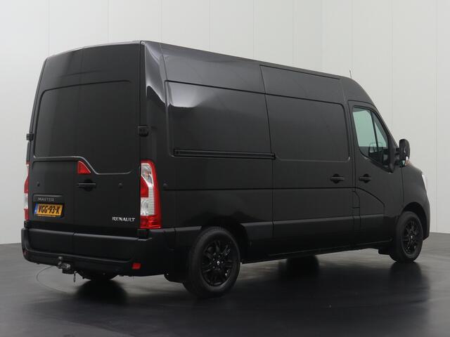 Renault MASTER 2.3DCi 150PK Automaat L2H2 Black Edition | Airco | Camera | Trekhaak | 3-Persoons | Betimmering