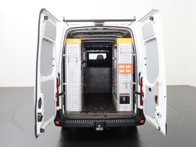 Renault MASTER 2.3DCI 130PK L2H2 Imperiaal | Trekhaak | Kastinrichting | Airco | Cruise | Navigatie | 3-Persoons