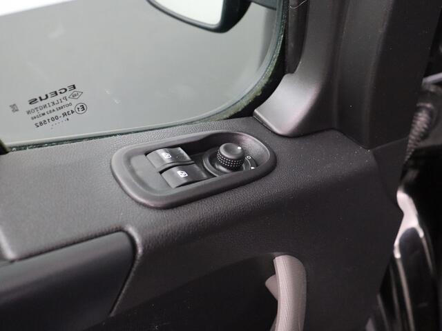Renault MASTER 2.3DCi 170PK L2H2 Black Edition | Navigatie | Camera | 3-Persoons | Betimmering |Trekhaak