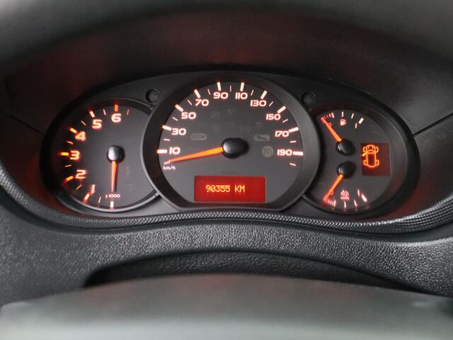 Renault MASTER 2.3DCi 170PK L2H2 Black Edition | Navigatie | Camera | 3-Persoons | Betimmering |Trekhaak