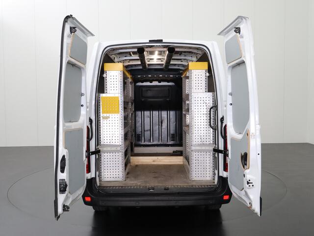 Renault MASTER 2.3DCI 135PK L2H2 | Kastinrichting | Navigatie | Camera | Airco | Cruise | 3-Persoons
