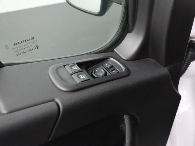 Renault MASTER 2.3DCI 135PK L2H2 | Kastinrichting | Navigatie | Camera | Airco | Cruise | 3-Persoons