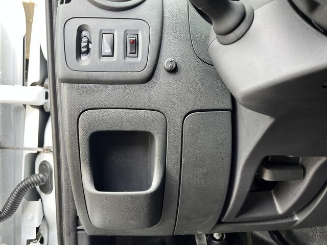 Renault MASTER T35 2.3 dCi L2H2 Airco Cruise controle Kastinrichting Trekhaak 2500kg Trekgewicht Schuifdeur Zijruit rechts Euro 6 Bpm vrij !!1e eigenaar Dealer onderhouden Ook ideaal voor ombouw naar camper
