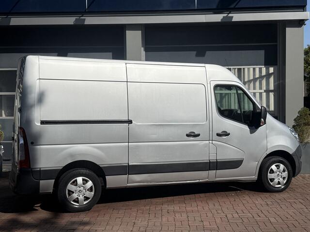 Renault MASTER T35 2.3 dCi L2H3 2017 km 166.000 nap 3-pers Navi,Pdc Crusie Airco 1e eigen euro 6