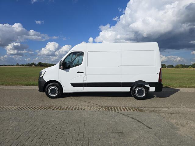 Renault MASTER T35 2.3 dCi 135 L2 H2 - 135 Pk - Euro 6 - Airco - Cruise Control