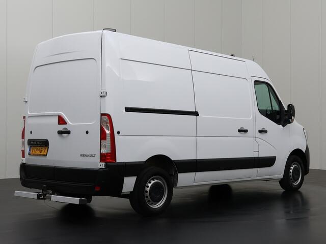 Renault MASTER 2.3DCi 135PK L2H2 Werkplaats | Kastinrichting | Airco | Cruise | Trekhaak 2500Kg