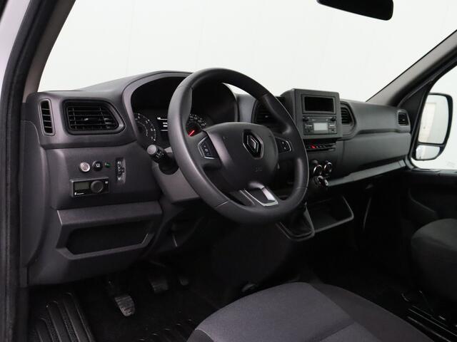 Renault MASTER 2.3DCi 135PK L2H2 Werkplaats | Kastinrichting | Airco | Cruise | Trekhaak 2500Kg