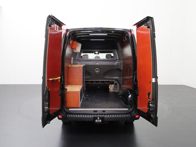 Renault MASTER 2.3DCI 180PK L3H2 Dubbele Cabine Black Edition | Multimedia | Airco | Cruise | Inrichting | Trekhaak
