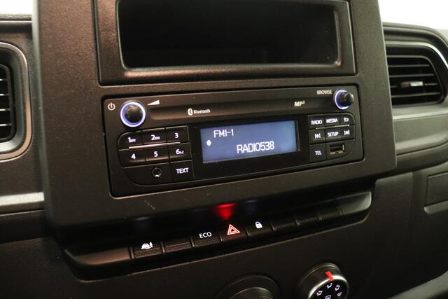 Renault MASTER 2.3 dCi 136PK EURO 6 - Airco - Cruise - Trekhaak - ¤ 16.900,- Excl.