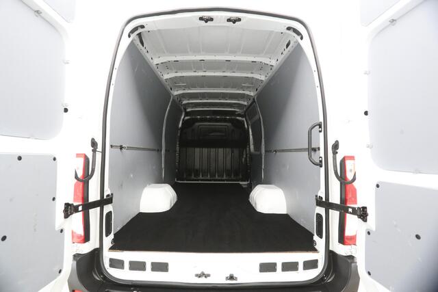 Renault MASTER T35 2.3 dCi L3H2 RWD | Dubbellucht | 3500KG Trekgew. | Trekh. | Airco | Cruise | Carplay | 3-Zits | Navi | Parkeersens.