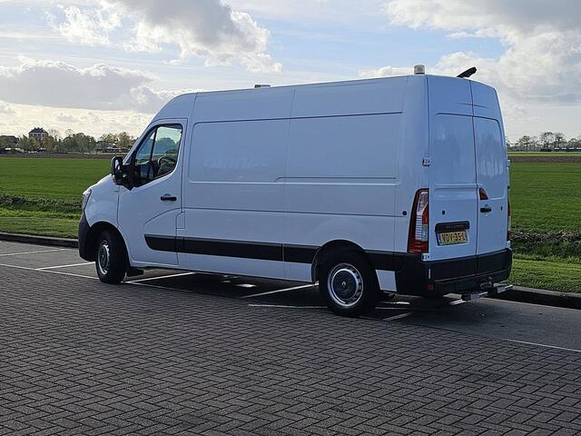 Renault MASTER T35 2.3 dCi 135 L2H2 airco, camera, trekhaak, opstap, 96 dkm.