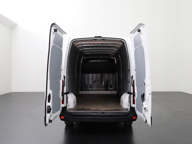 Renault MASTER 2.3DCi 135PK L3H2 Maxi | Airco | Cruise | 3-Persoons | Betimmering