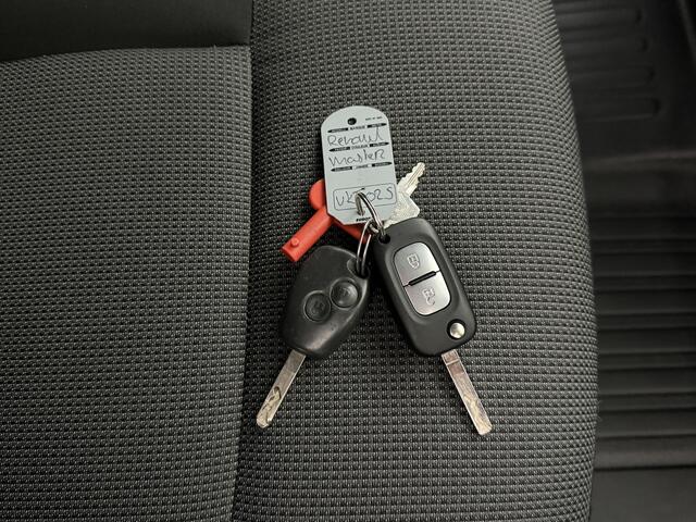 Renault MASTER 2.3DCi 165PK Bakwagen+Laadklep | Dakspoiler | Zijdeur | Navigatie | Airco | Cruise | 3-Persoons