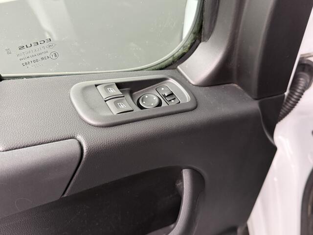 Renault MASTER 2.3DCi 165PK Bakwagen+Laadklep | Dakspoiler | Zijdeur | Navigatie | Airco | Cruise | 3-Persoons