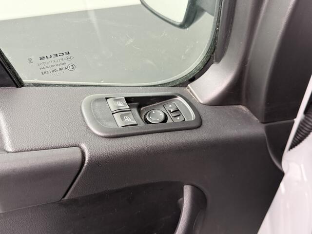 Renault MASTER 2.3DCi 165PK Dubbellucht Bakwagen+Laadklep | Dakspoiler | Zijdeur | 3-Persoons | Betimmering | Navigatie