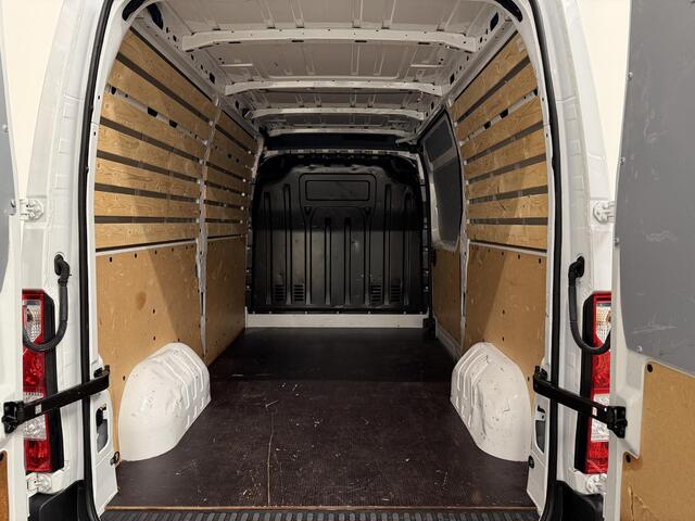 Renault MASTER T33 2.3 dCi 135PK L2H2 BPM VRIJ! Airco Cruise control Parkeersensoren Navigatie Trekhaak