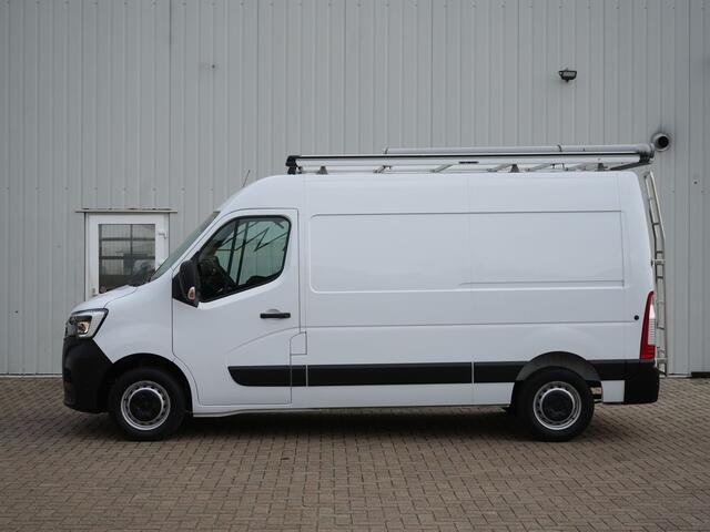 Renault MASTER T35 2.3 dCi 135 L2H2 Comfort - Lage kilometerstand! - All Seasonbanden - Achteruitrijcamera - Cruise Control - Trekhaak