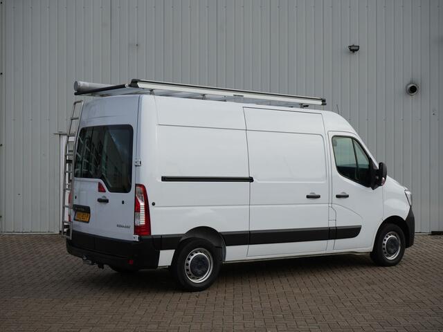 Renault MASTER T35 2.3 dCi 135 L2H2 Comfort - Lage kilometerstand! - All Seasonbanden - Achteruitrijcamera - Cruise Control - Trekhaak
