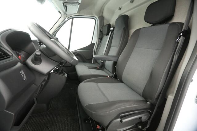 Renault MASTER 2.0 dCi 150PK L2H2 | Airco | Camera | Cruise | 3-Zits | Stoelverw. | Carplay | Parkeersens.