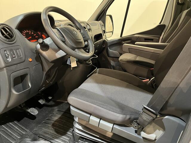 Renault MASTER 2.3 dCi 130 PK Bakwagen / Oprijplaat / Meubelbak / Euro 6 / Airco / Cruise Control / Camera / Navigatie