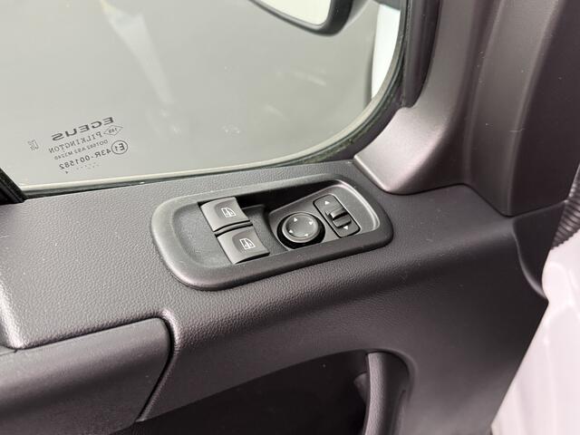 Renault MASTER 2.3DCi 130PK L2H2 Koelauto | 12/220V | Airco | Cruise | 3-Persoons