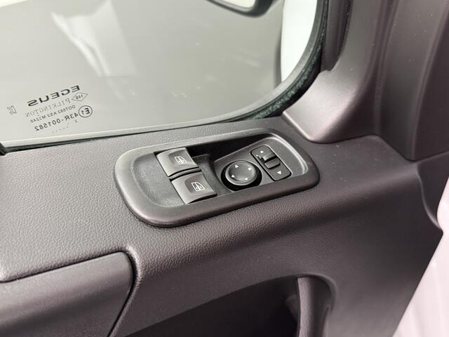 Renault MASTER 2.3DCI 135PK L3H2 | Airco | Cruise | 3-Persoons | Betimmering