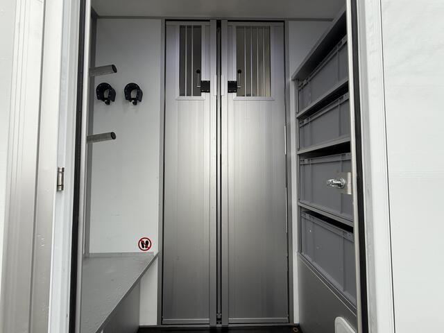 Renault MASTER HORSETRUCK ROELOFSEN 3XL | 2024 | HENGST | 56.000KM | 3-SEAT | LEER | CAMERA | BELGISCH KENTEKEN