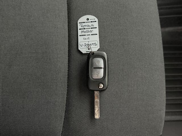 Renault MASTER 2.3DCi 135PK L3H2 | Airco | Cruise | 3-Persoons | Betimmering