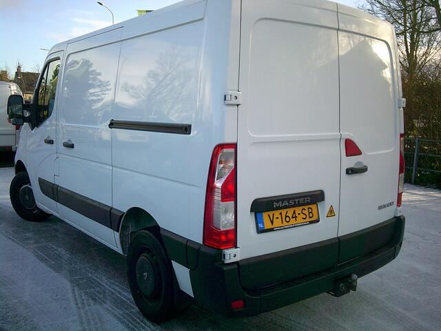 Renault MASTER T35 2.3 dCi L1H1 VOORZIEN VAN AIRCO+CRUISE+TREKHAAK !!