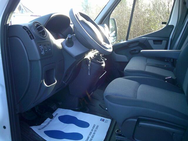 Renault MASTER T35 2.3 dCi L1H1 VOORZIEN VAN AIRCO+CRUISE+TREKHAAK !!