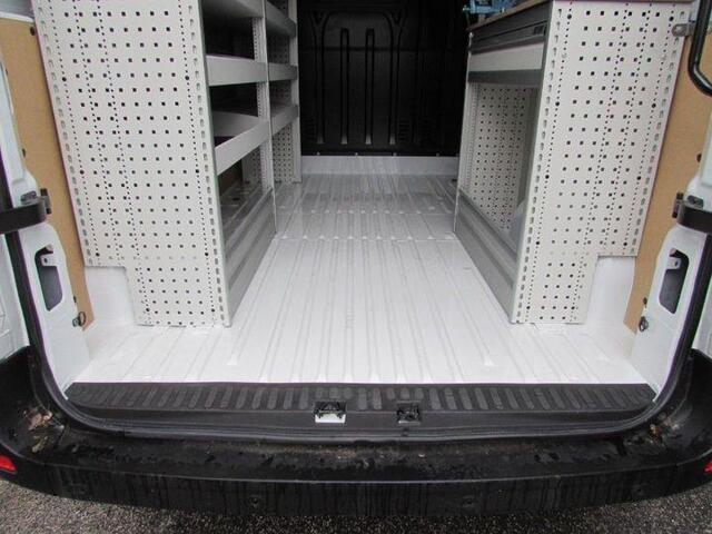 Renault MASTER T33 2.3 dCi 135 L2H2 Comfort 135pk | Airco | Cruise Controle | BPM vrij | Compleet ingericht, incl. werkbank!