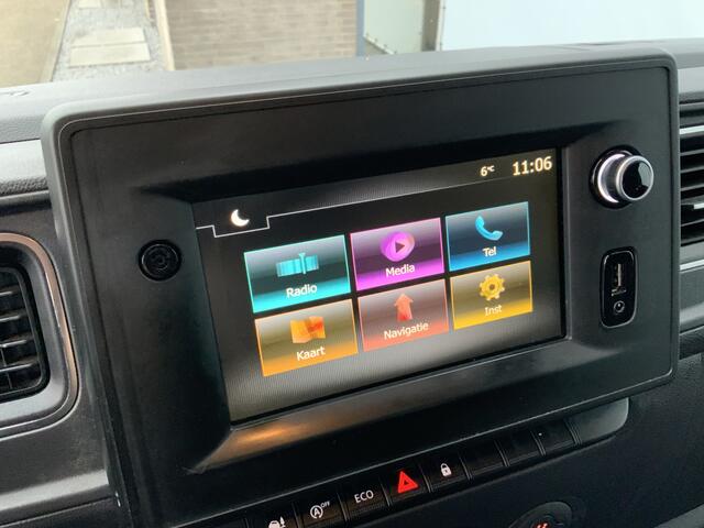 Renault MASTER T35 2.3 dCi 150 L2H2 Airco Cruise Camera 3 Zits Navi Trekhaak 2500 kg Euro 6